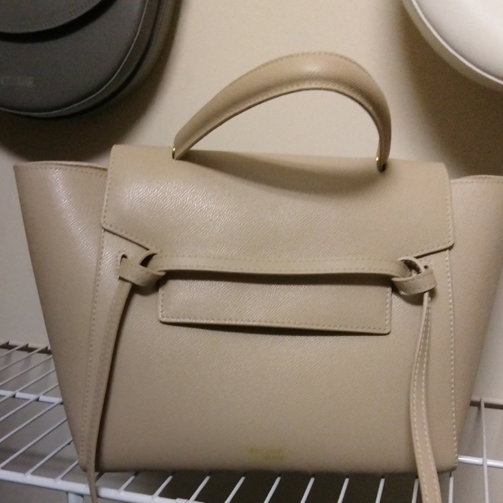 Elegant Beige leather Handbag